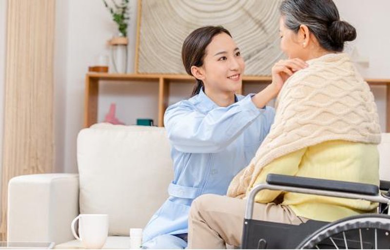 育婴师行业：从传统到现代的转变